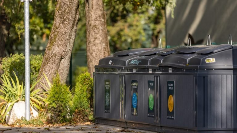 Išaugusios sąskaitos už komunalines atliekas: kas kiek nori, tas tiek prašo