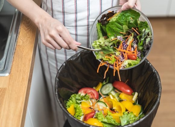 Namuose sukaupiame apie 60 proc. visų maisto atliekų: ieškokime būdų, kaip sumažinti maisto švaistymą